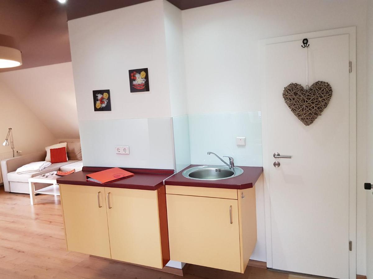 Haus Am Teich - Teichblick Apartment Fehmarn Luaran gambar
